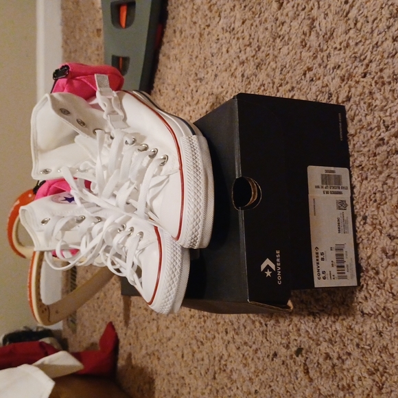 Sneakers - Picture 2 of 6